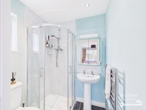 Ensuite- click for photo gallery